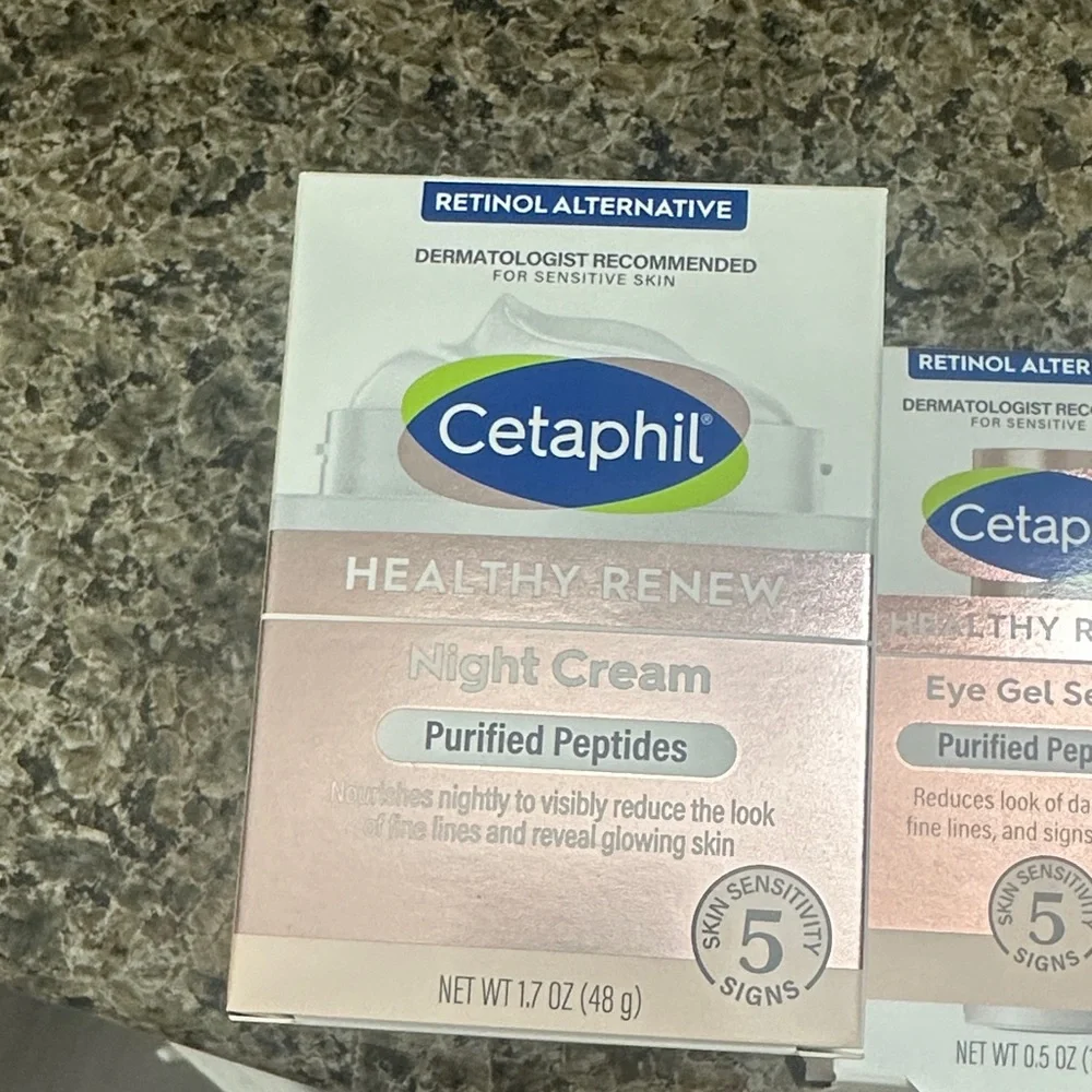 Cetaphil Healthy Renew Skincare Set - White and Pink - Picture 2 of 3